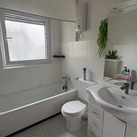 Drei- Self Check-in, In Suedbahnhof Apartment *